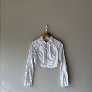 urban outfitters white collared front hook cropped long sleeve top